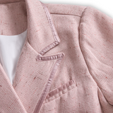 Chic Weicher Rosa Tweed-Anzug s Feminimim Krojem i Perlenastrom