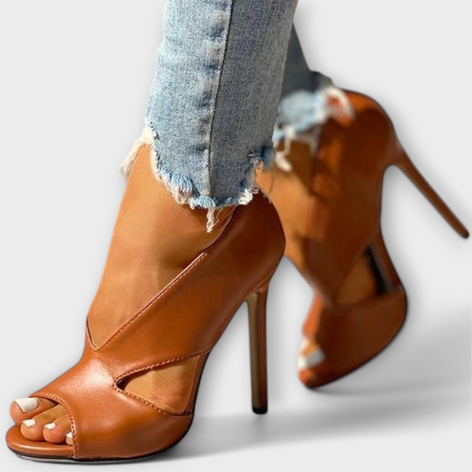 Trendovske ortopedske sandale s elegantnom petom