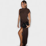 Aurora - Elegantna, usko krojena haljina s okruglim izrezom i plisiranim detaljima