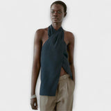 Aurora - Plavi Halter Neck Top s Izrezom na Leđima