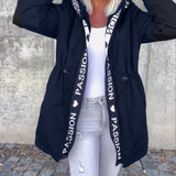 Ležerna jakna s kapuljačom i vezicom u uzorku slova