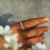 Podesivi srebrni prsten s ručno oslikanim tratinčicama od emajla