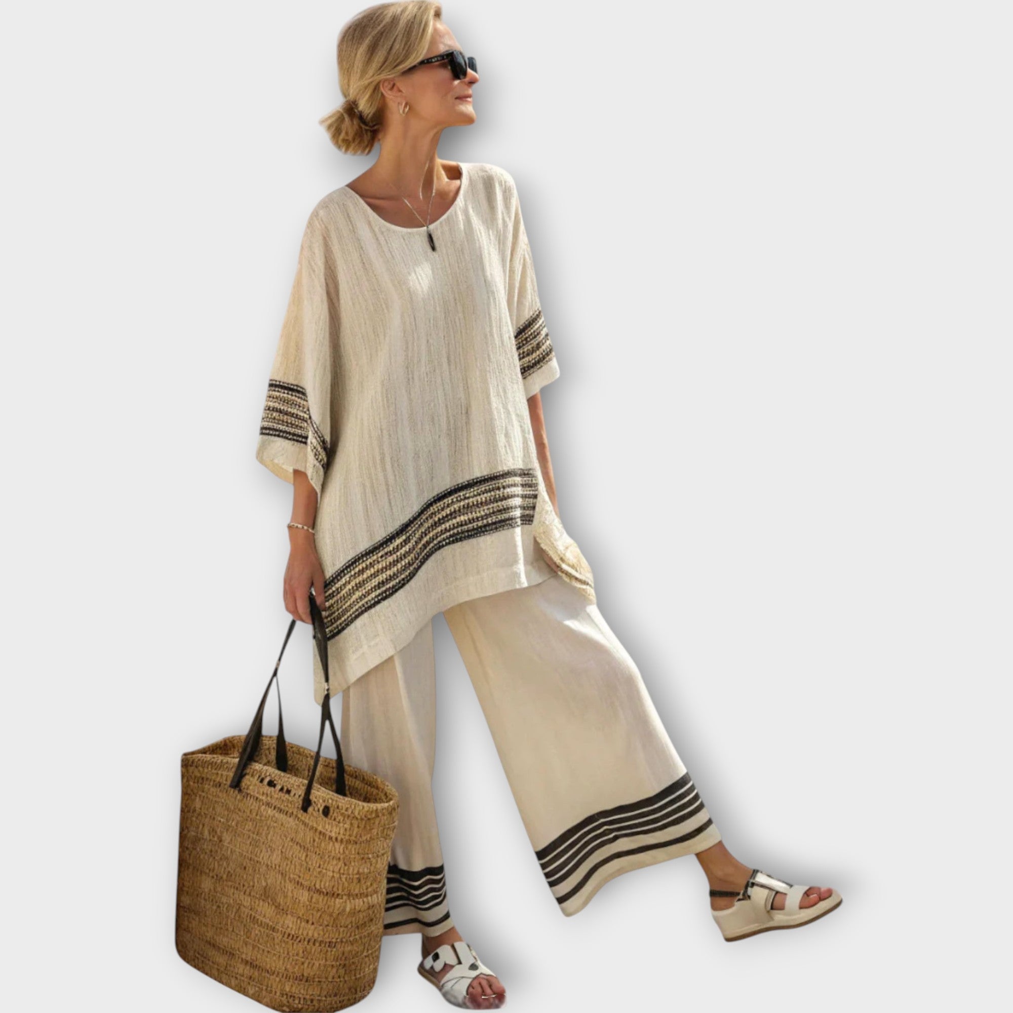 Anila - Elegantni Dvodelni Set s Prugastim Dizajnom