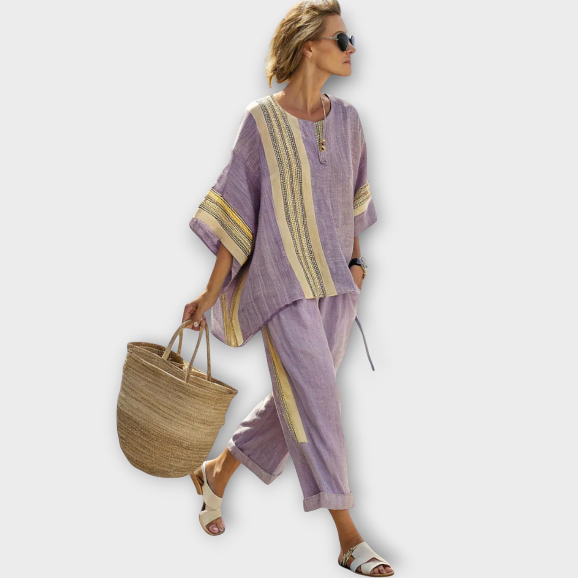 Anila - Elegantni Dvodelni Set s Prugastim Dizajnom