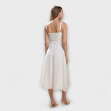 Nada - Haljina s volanima i detaljem proreza