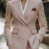 Chic Weicher Rosa Tweed-Anzug s Feminimim Krojem i Perlenastrom