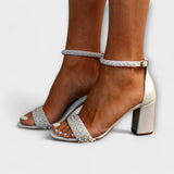 Mirella - Elegantne sandale za mladenke s filigranskim trakama