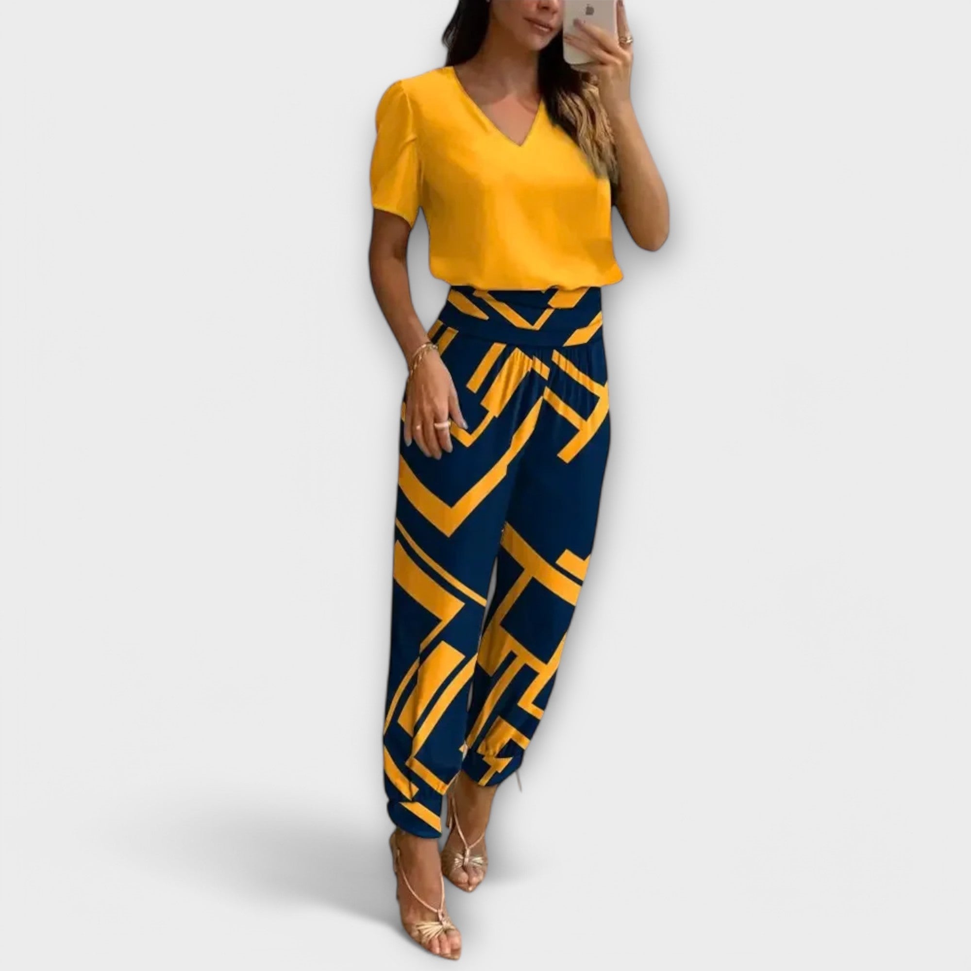 Irmelin – Elegantan Set s Gornjim Dijelom i Hlačama