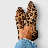 Elegantni Lluvia mokasini s umetnutim uzorkom i uskim potpeticama