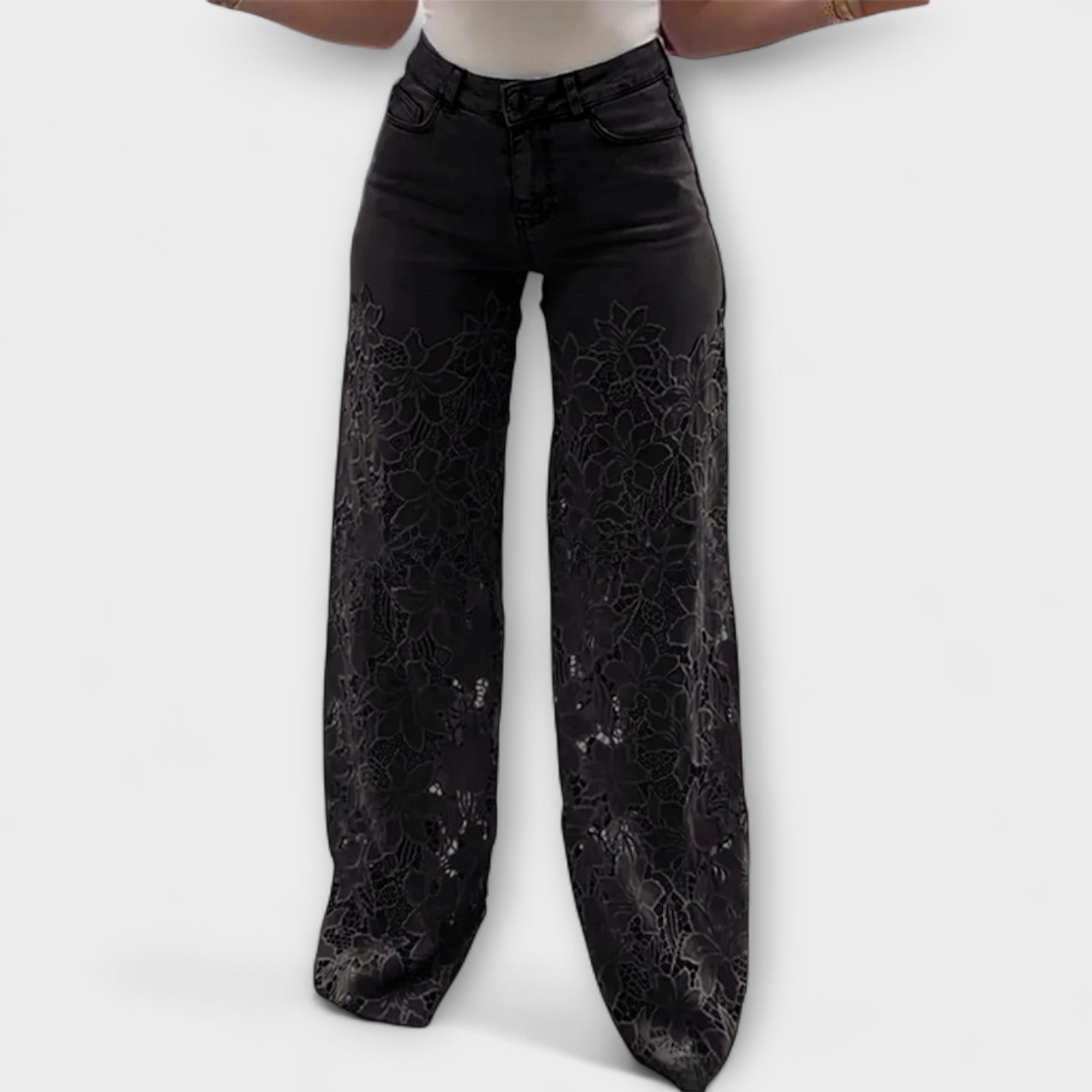 Trendovske traperice s čipkastim patchworkom